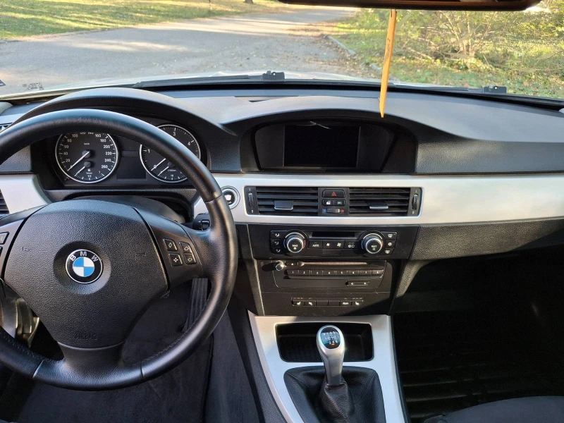 BMW 320, снимка 12 - Автомобили и джипове - 53153706