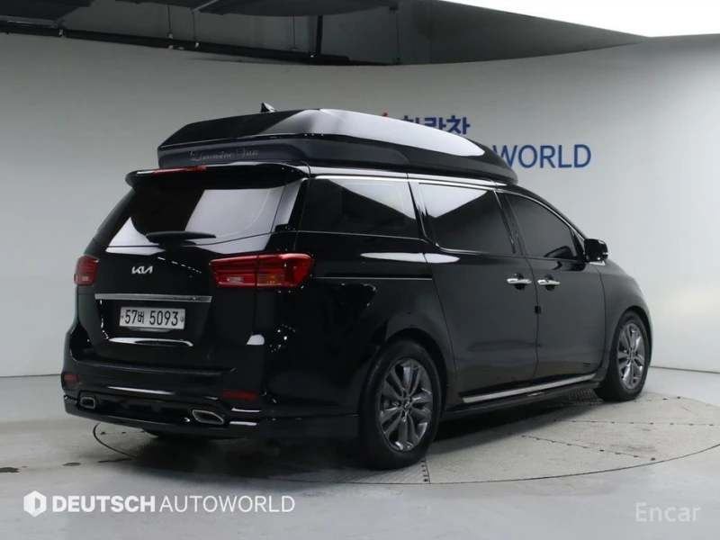 Kia Carnival, снимка 2 - Автомобили и джипове - 53256751