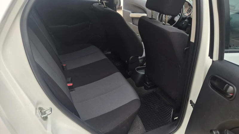 Mazda 2, снимка 10 - Автомобили и джипове - 53398621