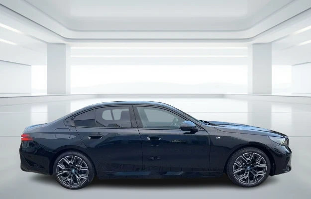 BMW 530 e = M-Sport = M Rear Spoiler Гаранция - изображение 4