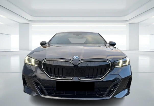 BMW 530 e = M-Sport = M Rear Spoiler Гаранция - изображение 2