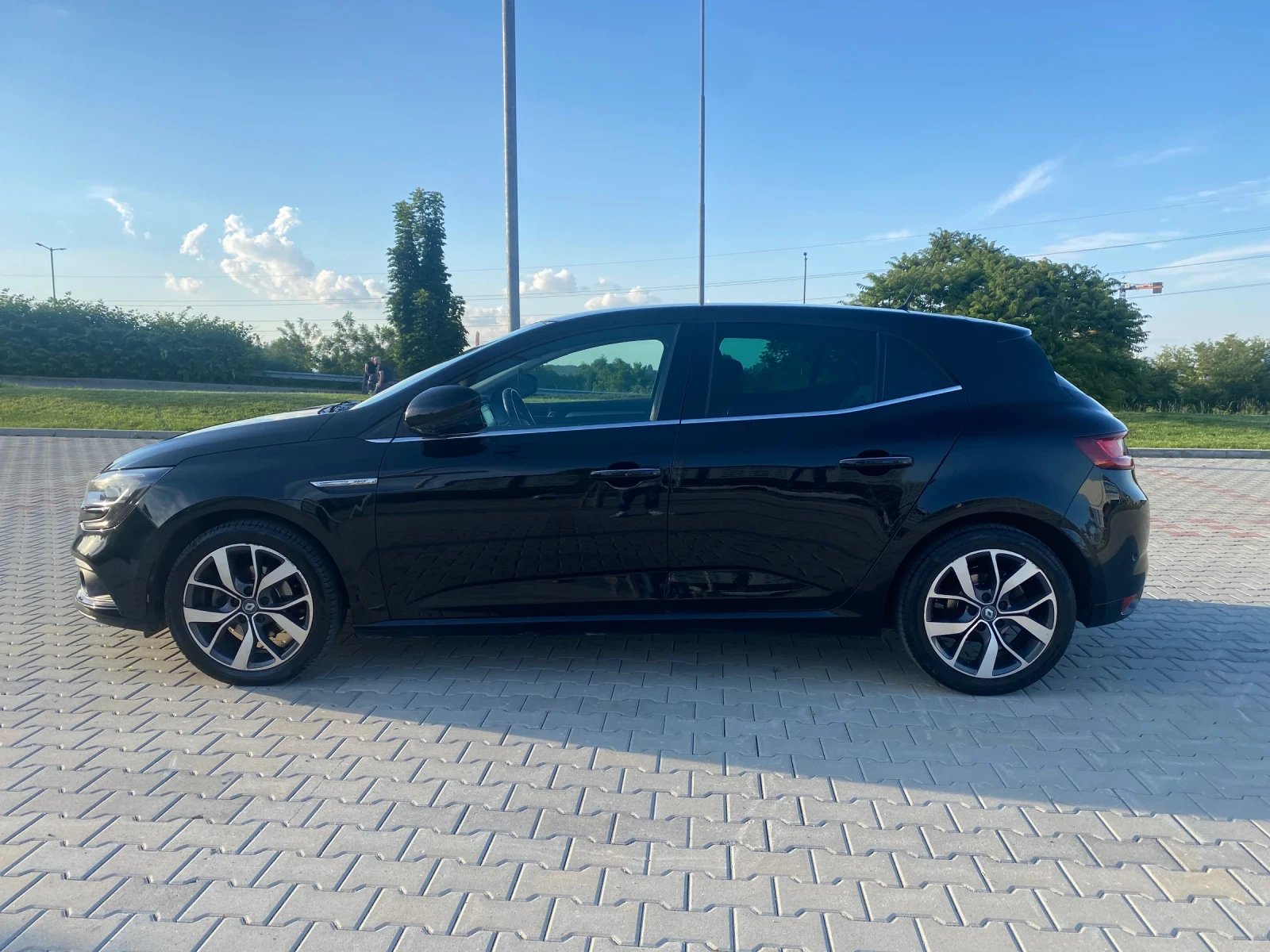 Renault Megane 1.2 TCe BOSE EDITION - изображение 3