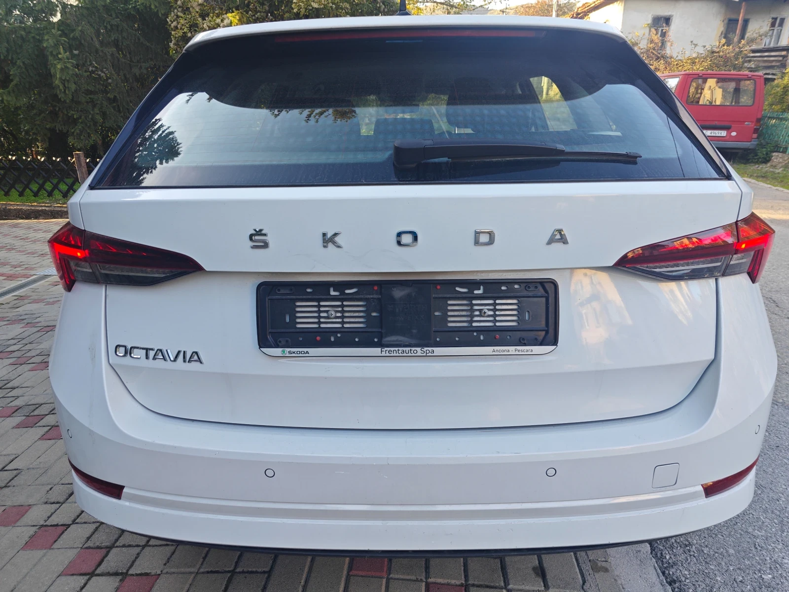 Skoda Octavia 98000км 2.0TDI 150к.с Автоматик 11.2020г EURO 6D - изображение 3