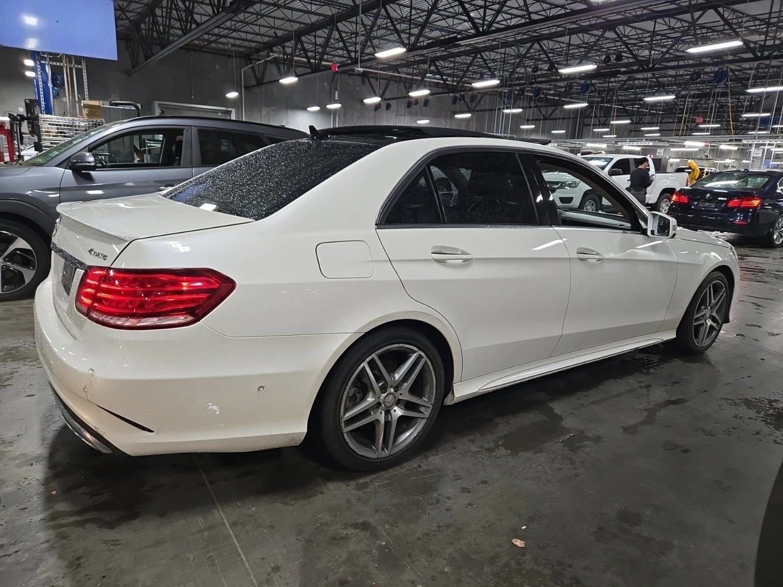 Mercedes-Benz E 400 Adaptive Cruise/Keyless/360 камера/Parking Assist - изображение 4
