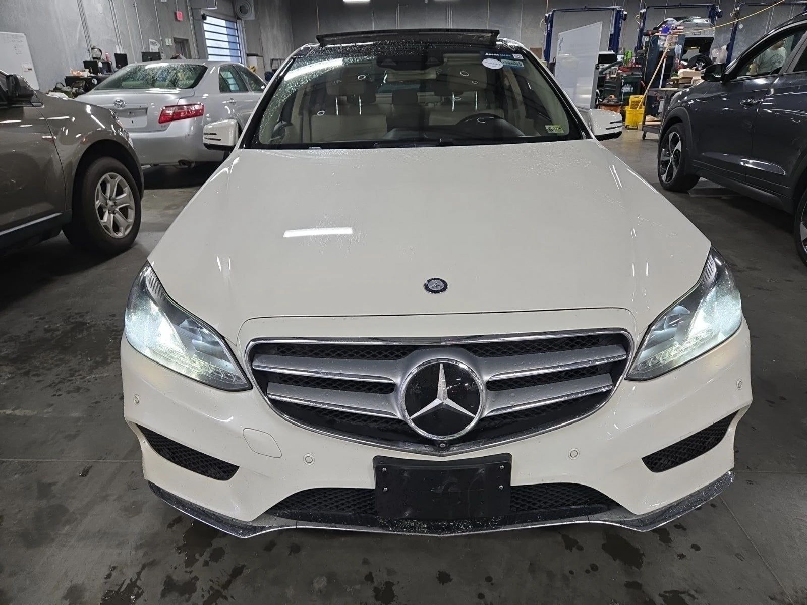 Mercedes-Benz E 400 Adaptive Cruise/Keyless/360 камера/Parking Assist - изображение 2