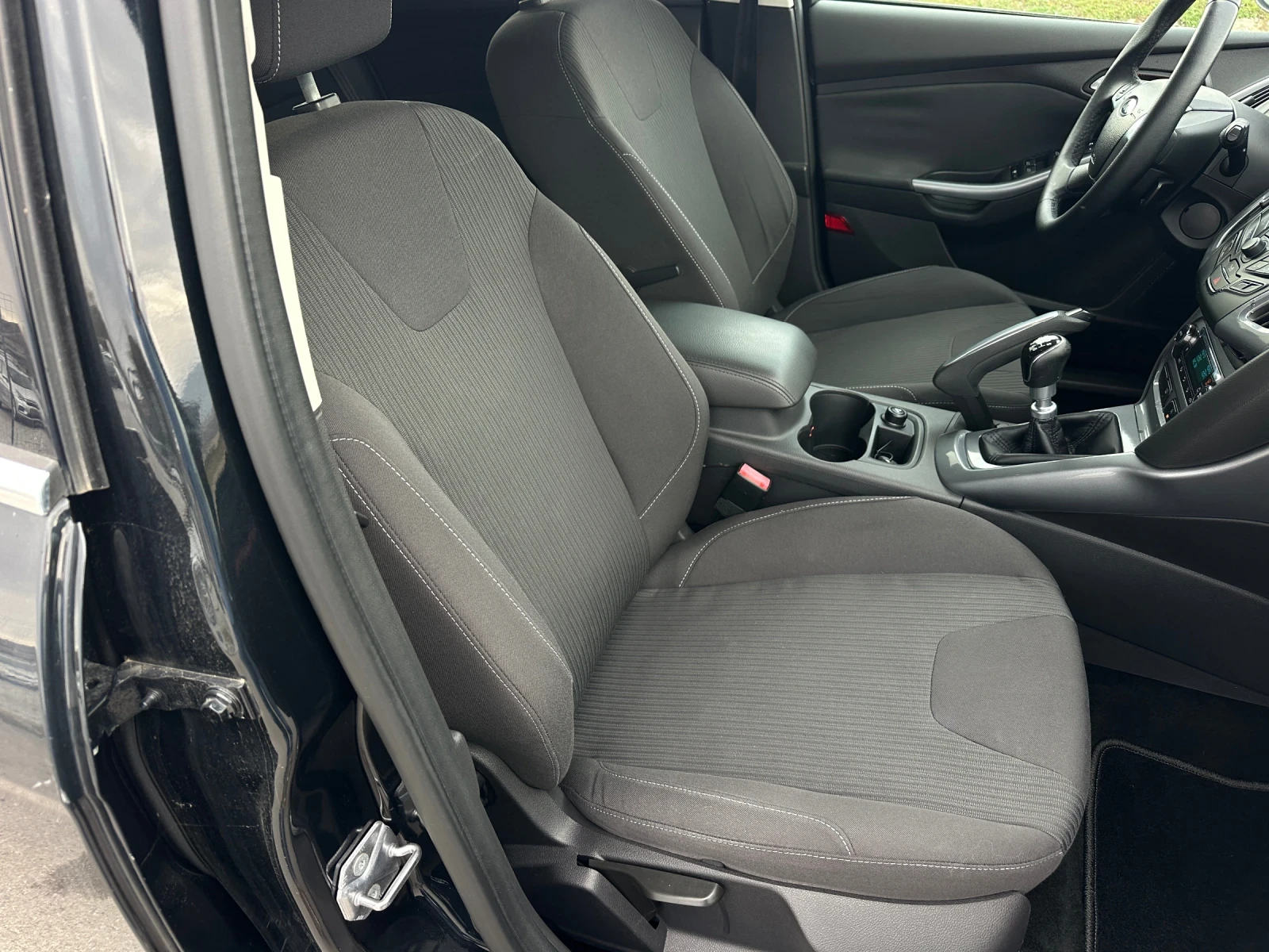 Ford Focus 1.6i - изображение 10