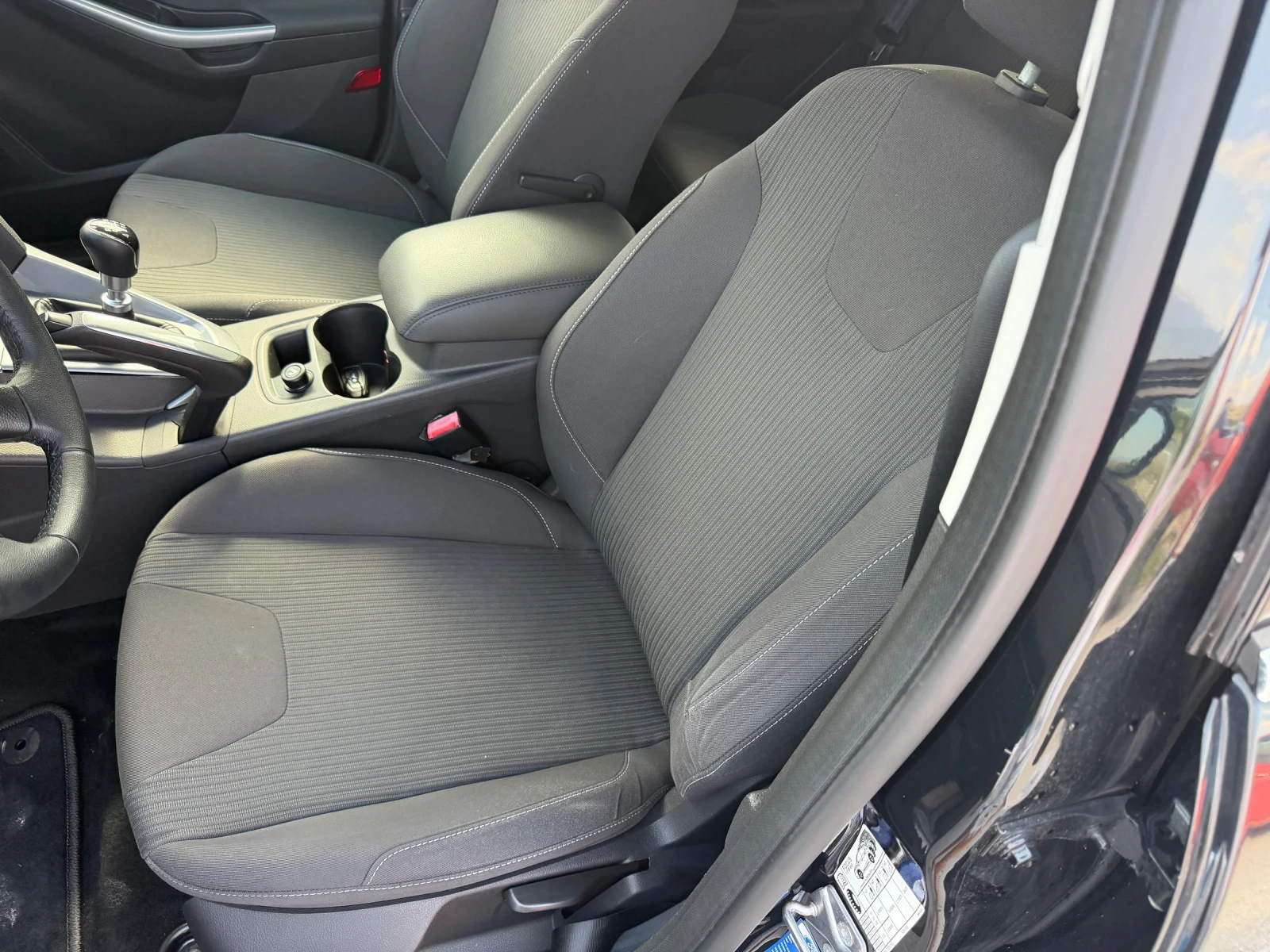 Ford Focus 1.6i, снимка 14 - Автомобили и джипове - 52688940