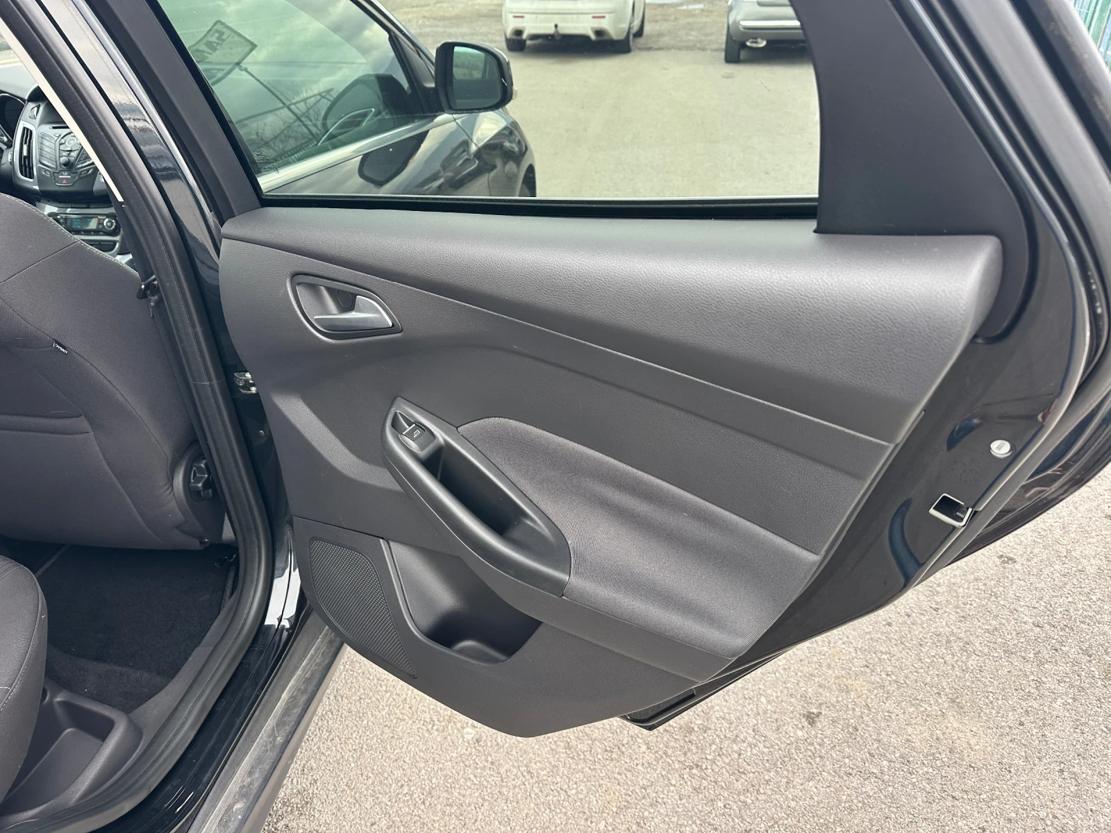 Ford Focus 1.6i - изображение 8