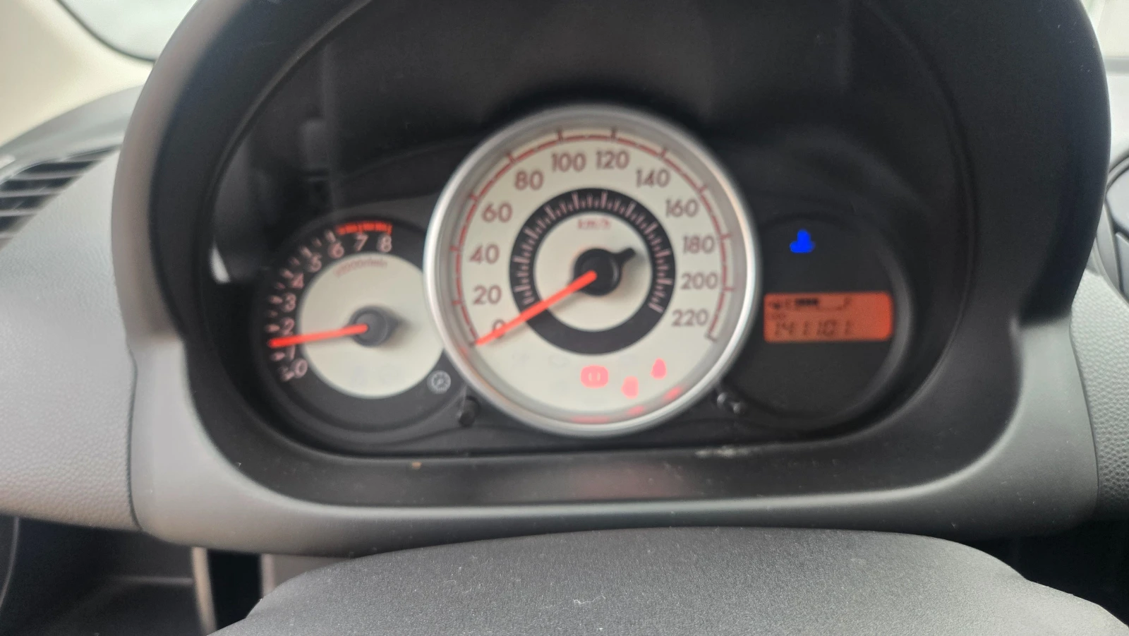 Mazda 2  - изображение 6