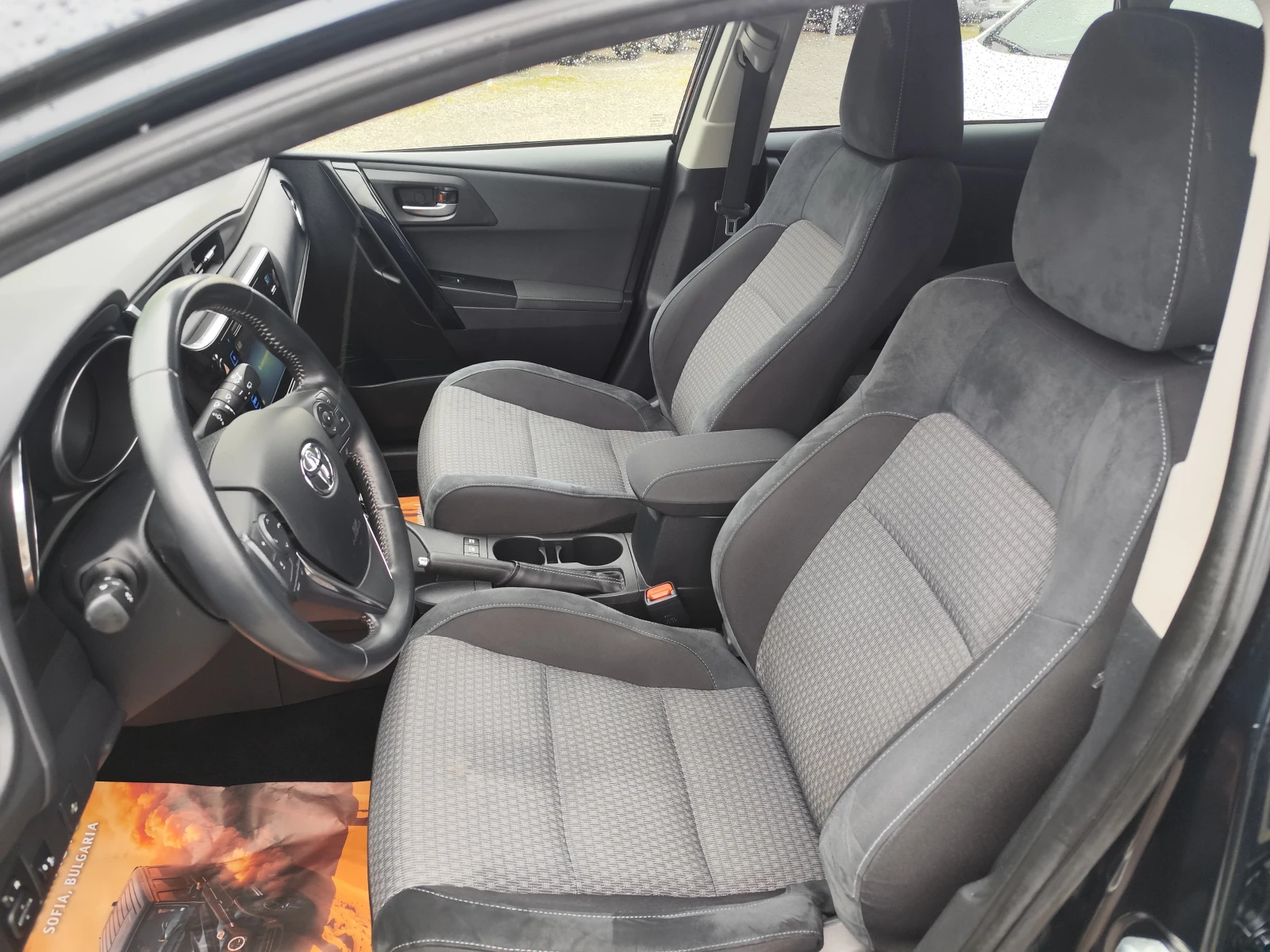 Toyota Auris 1.8HYBRID* EURO6B* LED* , снимка 7 - Автомобили и джипове - 54366063