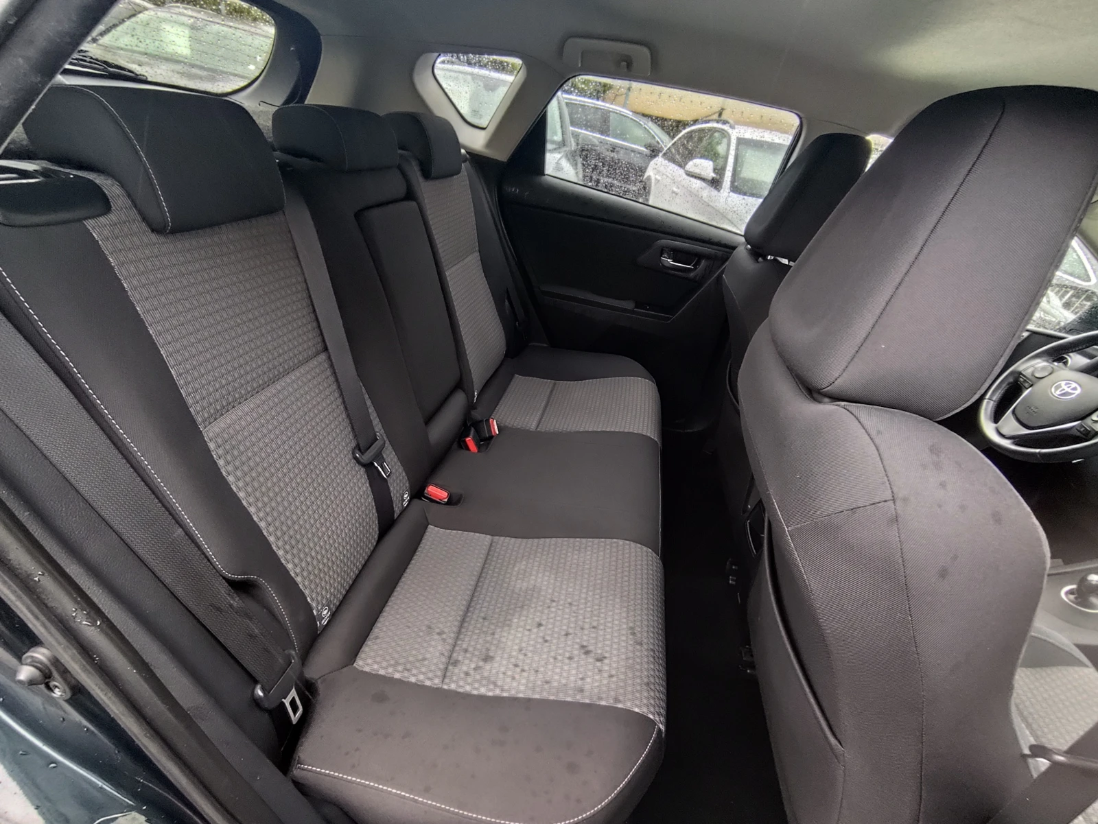 Toyota Auris 1.8HYBRID* EURO6B* LED* , снимка 11 - Автомобили и джипове - 54366063