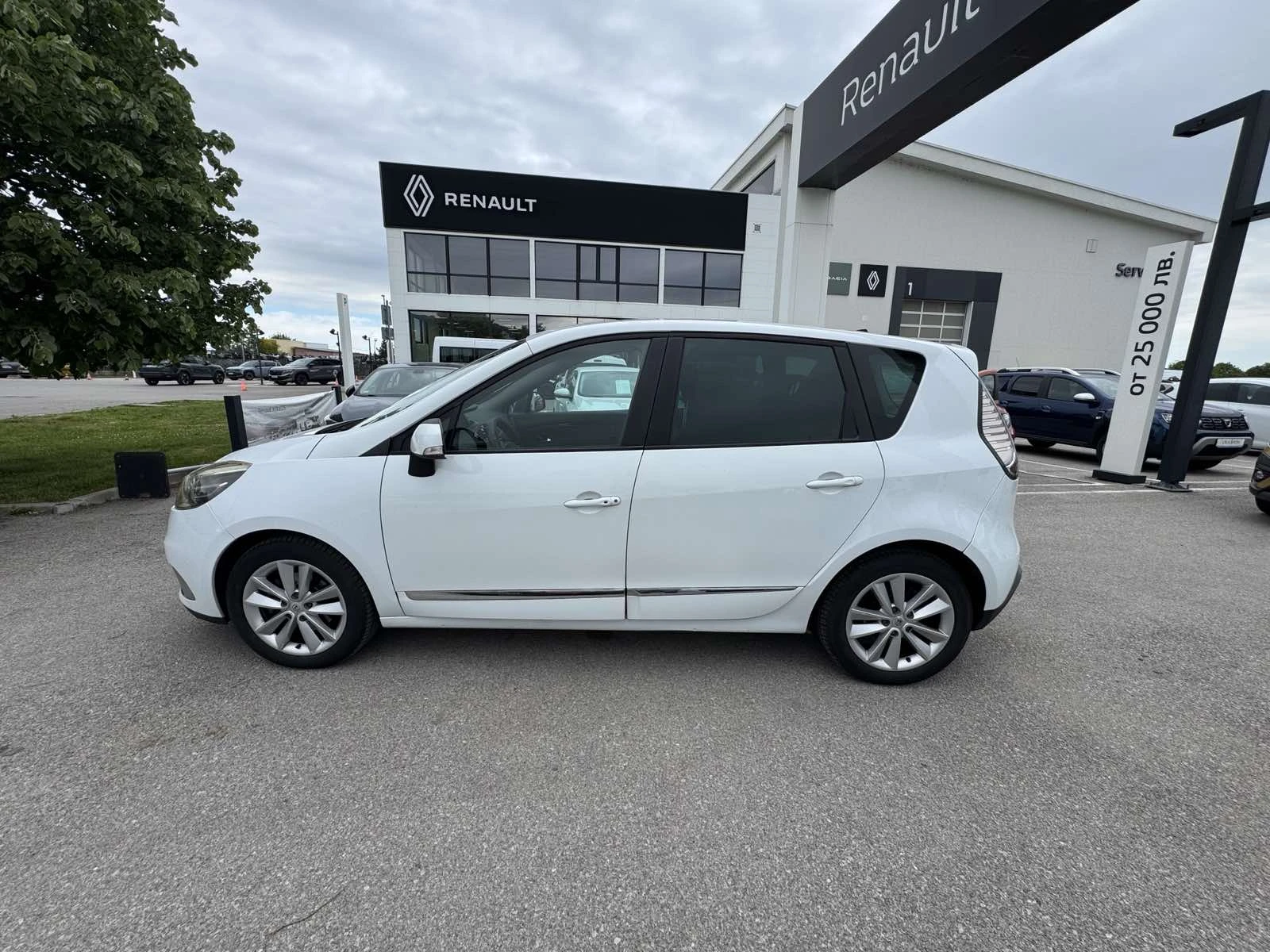Renault Scenic 1.5Dci , снимка 3 - Автомобили и джипове - 54553748