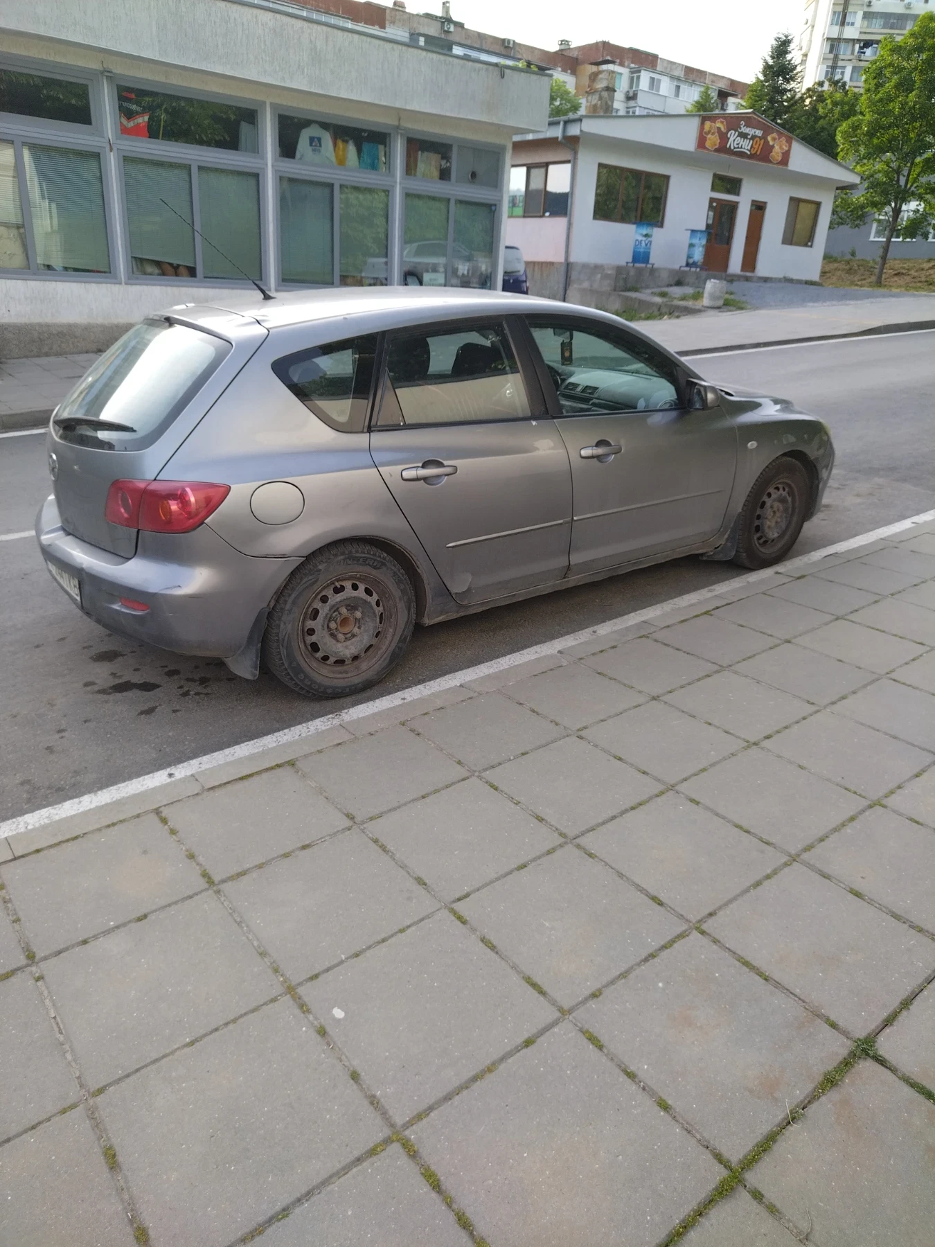 Mazda 3 1.6, снимка 4 - Автомобили и джипове - 54610098