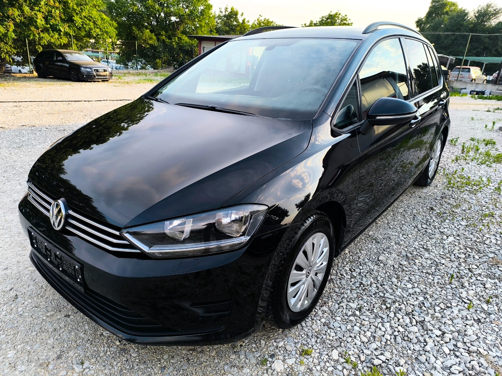 VW Sportsvan 1.6 TDI, BLUE MOTION, 110к.с., снимка 3 - Автомобили и джипове - 55177963
