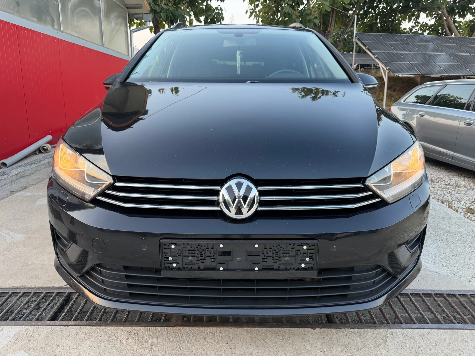 VW Sportsvan 1.6 TDI, BLUE MOTION, 110к.с., снимка 2 - Автомобили и джипове - 55177963