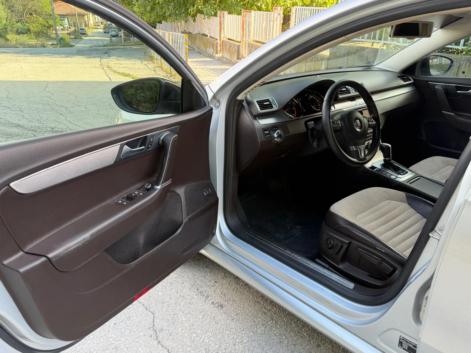 VW Passat 2.0TDI LED, снимка 5 - Автомобили и джипове - 55470298