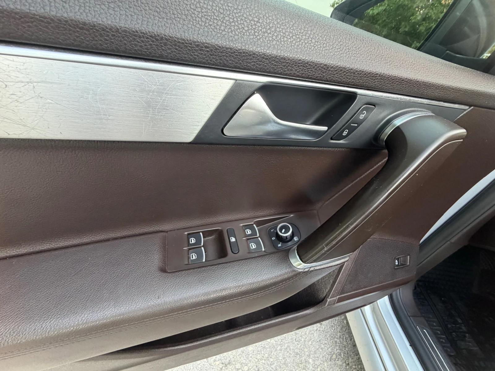 VW Passat 2.0TDI LED, снимка 6 - Автомобили и джипове - 55841656