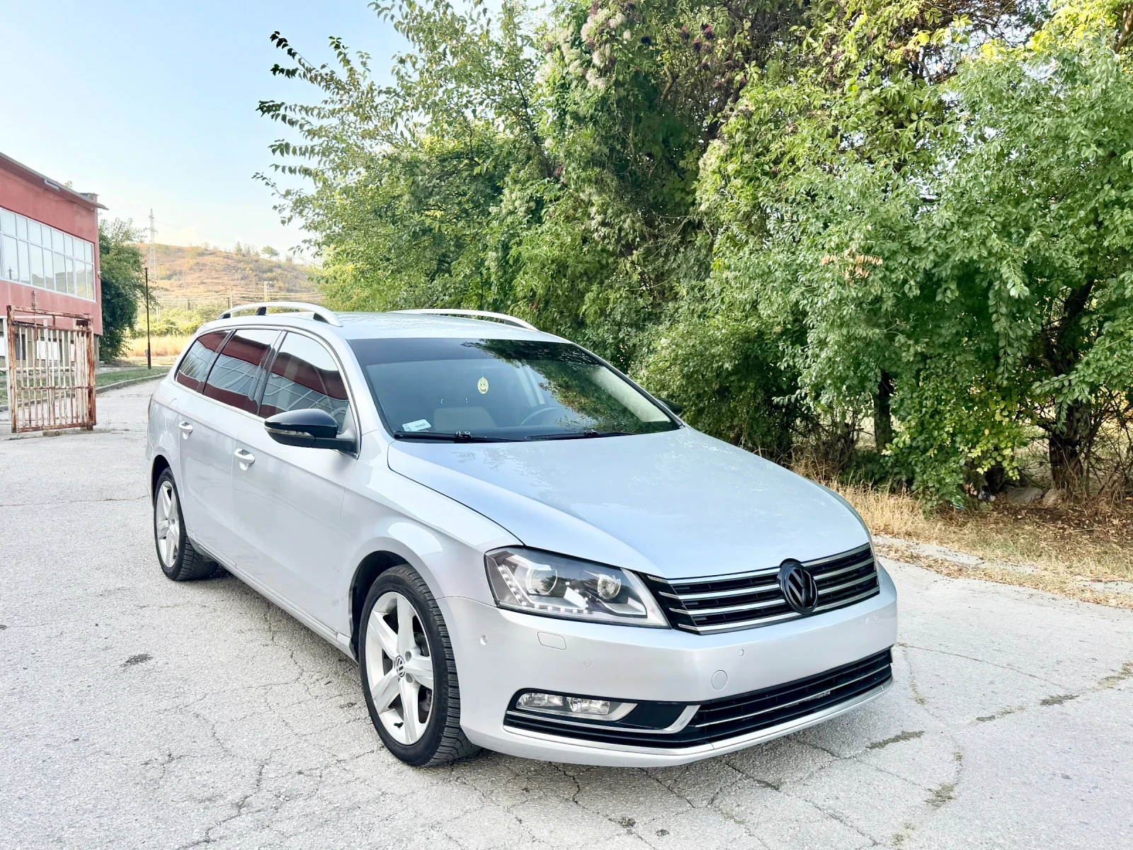 VW Passat 2.0TDI LED, снимка 2 - Автомобили и джипове - 55841656