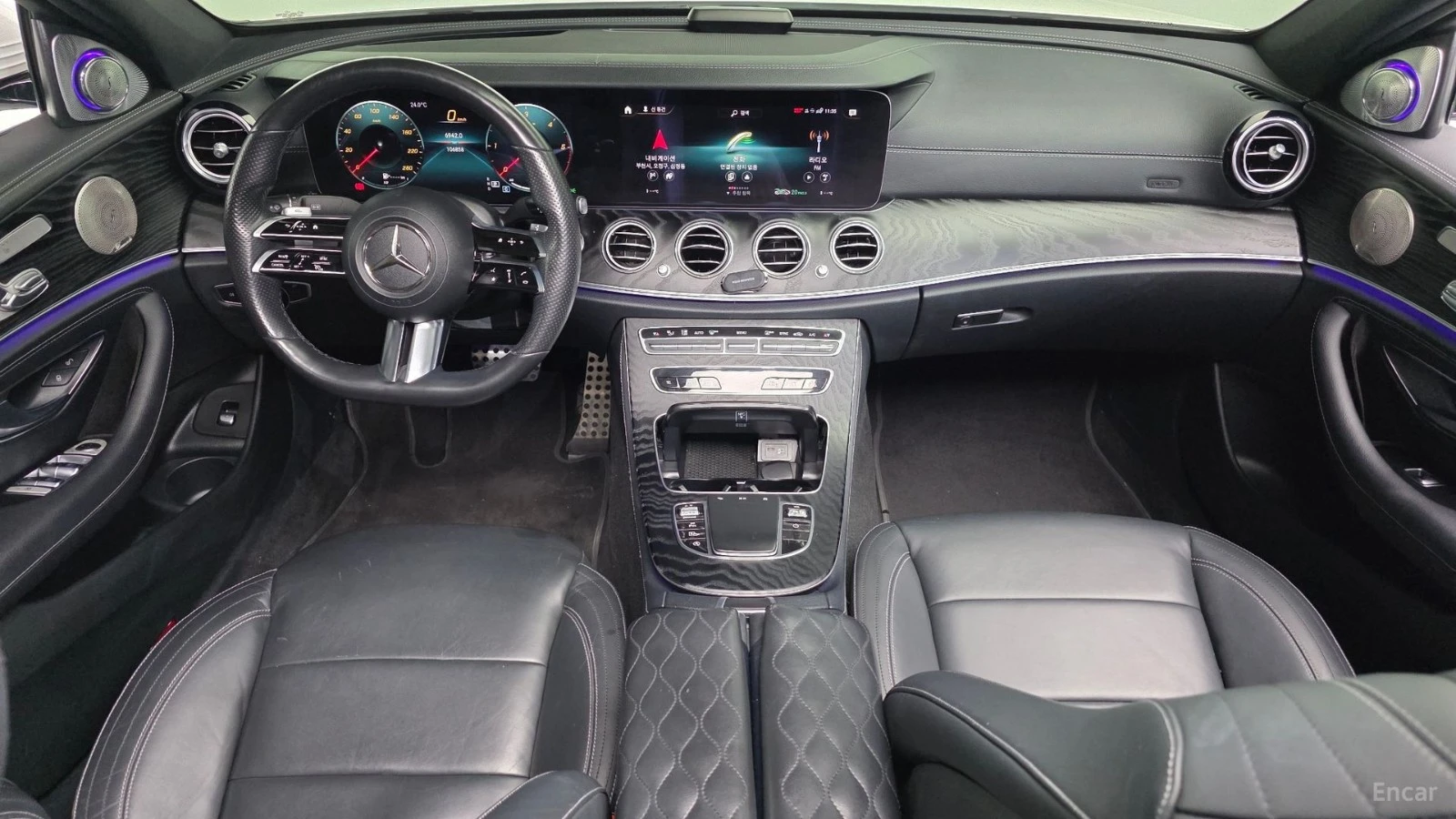 Mercedes-Benz E 220 4MATIC* AMG* PANO* 360* HUD* BURMESTER* ПОДГРЕВ* , снимка 7 - Автомобили и джипове - 55625858