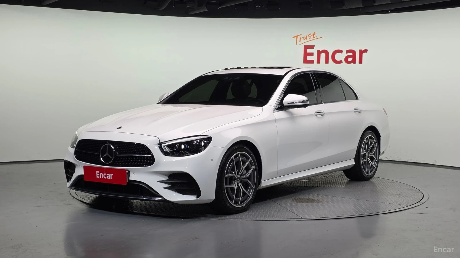 Mercedes-Benz E 220 4MATIC* AMG* PANO* 360* HUD* BURMESTER* ПОДГРЕВ* 