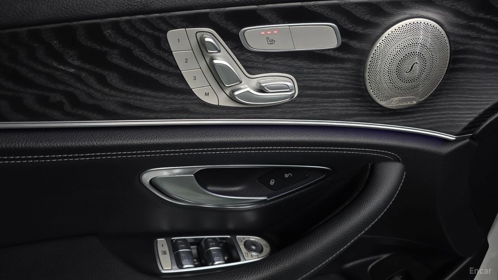 Mercedes-Benz E 220 4MATIC* AMG* PANO* 360* HUD* BURMESTER* ПОДГРЕВ* , снимка 15 - Автомобили и джипове - 55625858