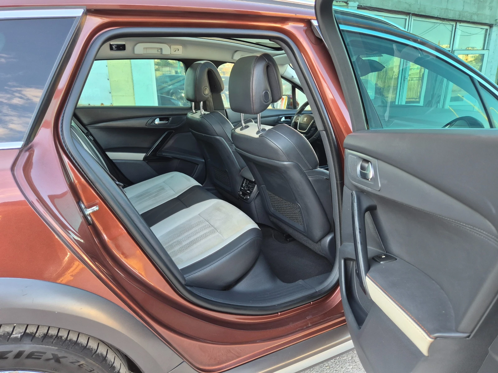 Peugeot 508 2.0HDI 163+ 37КС FULL УНИКАТ, снимка 11 - Автомобили и джипове - 56299464
