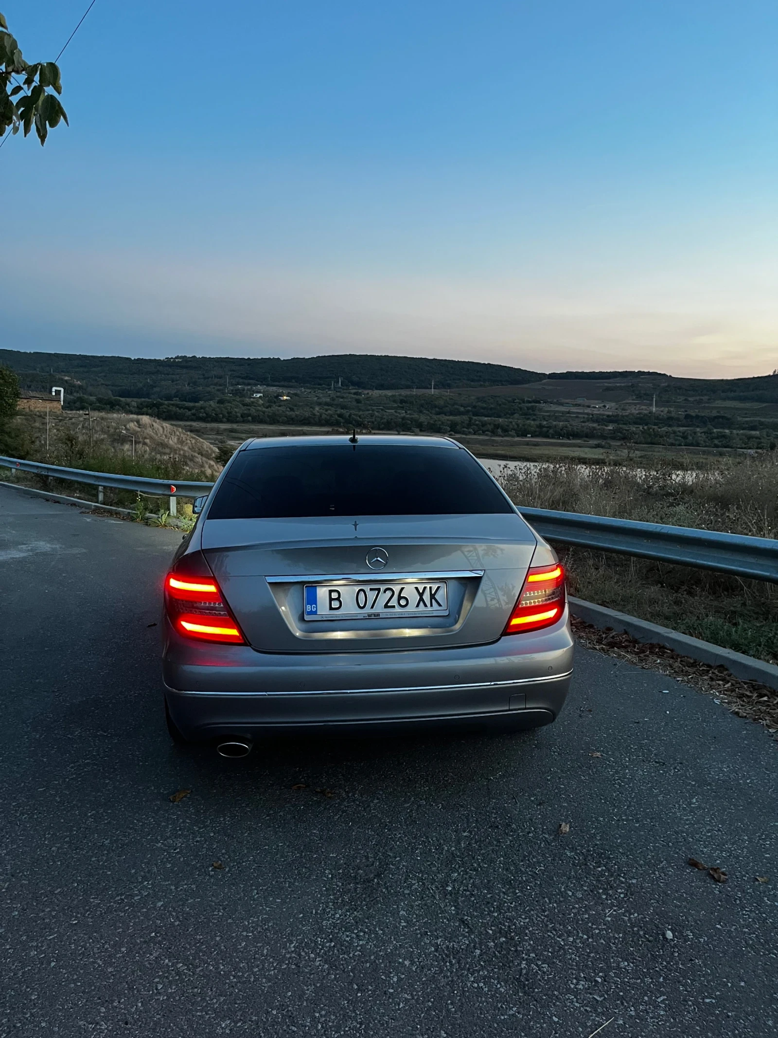 Mercedes-Benz C 220, снимка 4 - Автомобили и джипове - 56434846