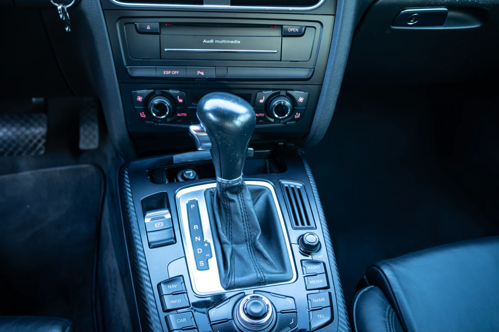 Audi A4 B8 Avant Quattro, снимка 10 - Автомобили и джипове - 56535639