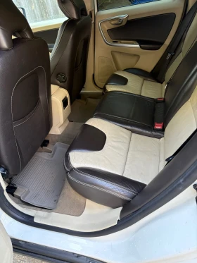 Volvo XC60 2.4 D5 4X4 Автоматик, снимка 13
