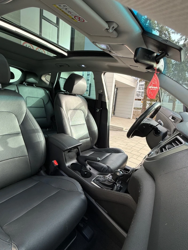 Hyundai Tucson 2.0CRDi, Swiss, снимка 8 - Автомобили и джипове - 52629037