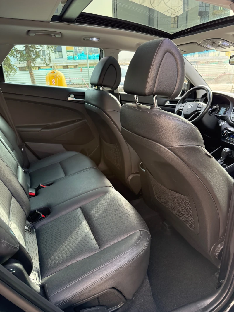Hyundai Tucson 2.0CRDi, Swiss, снимка 14 - Автомобили и джипове - 52629037