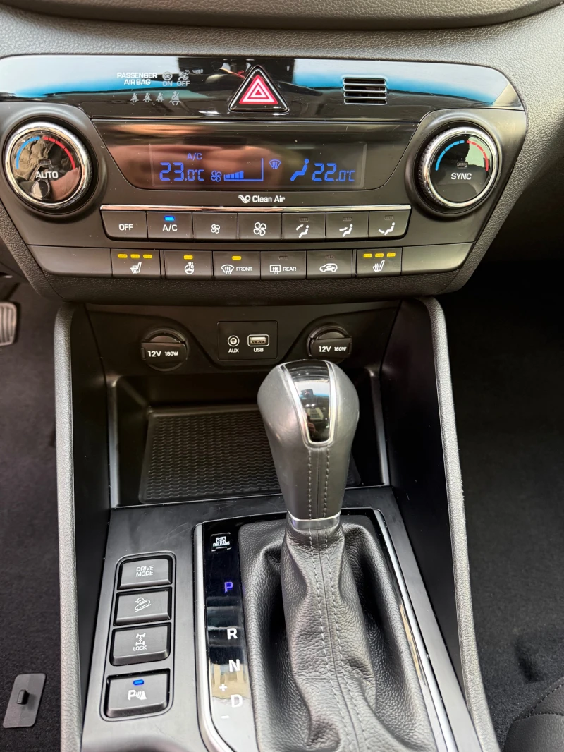 Hyundai Tucson 2.0CRDi, Swiss, снимка 9 - Автомобили и джипове - 52629037