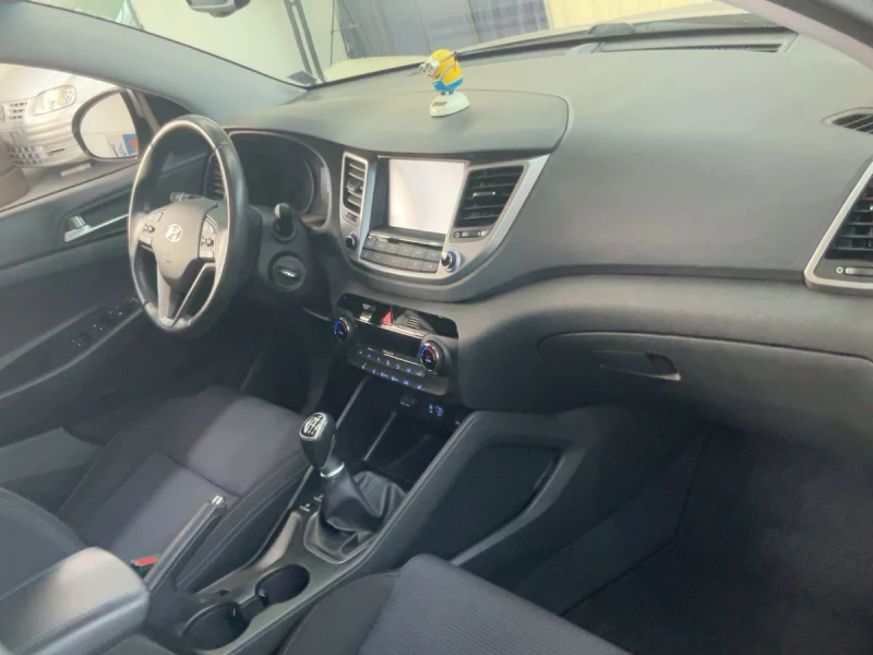 Hyundai Tucson 1.6 Trend blue 2WD, снимка 11 - Автомобили и джипове - 52651752