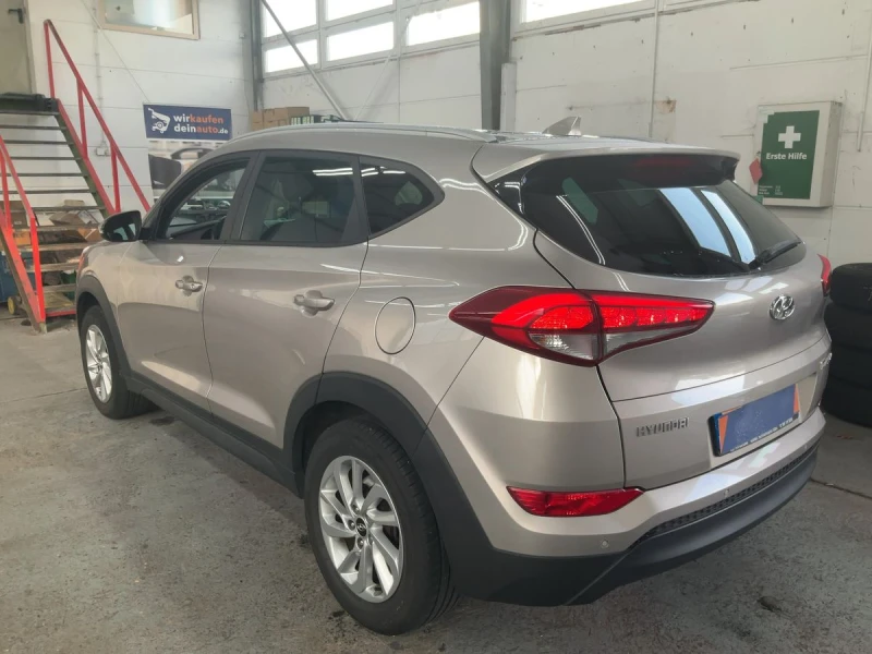 Hyundai Tucson 1.6 Trend blue 2WD, снимка 6 - Автомобили и джипове - 52651752
