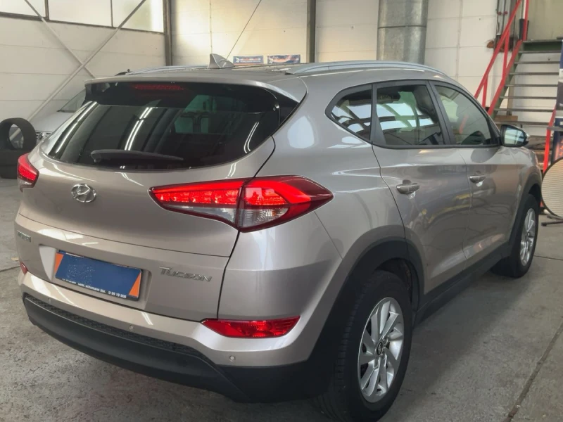 Hyundai Tucson 1.6 Trend blue 2WD, снимка 4 - Автомобили и джипове - 52651752