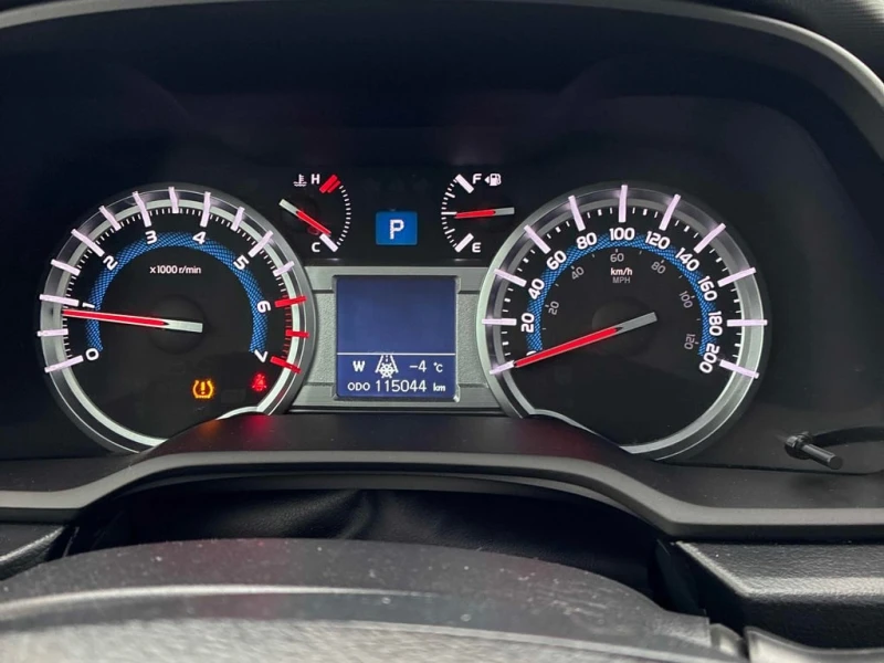 Toyota 4runner * SR5 * CARFAX * БЕЗ ПЪРВОНАЧАЛНА ВНОСКА, снимка 8 - Автомобили и джипове - 52701699