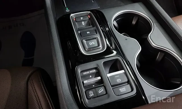 Honda Pilot 3.5 V6 Elite AWD* 360 камери* HUD* Вентилация, снимка 9 - Автомобили и джипове - 56688239
