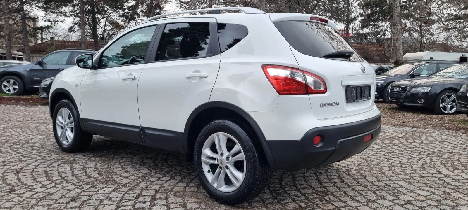 Nissan Qashqai 2.0i * TEKNA* * AVTOMAT* * ОБСЛУЖЕН* CAMERA* SWISS - изображение 7