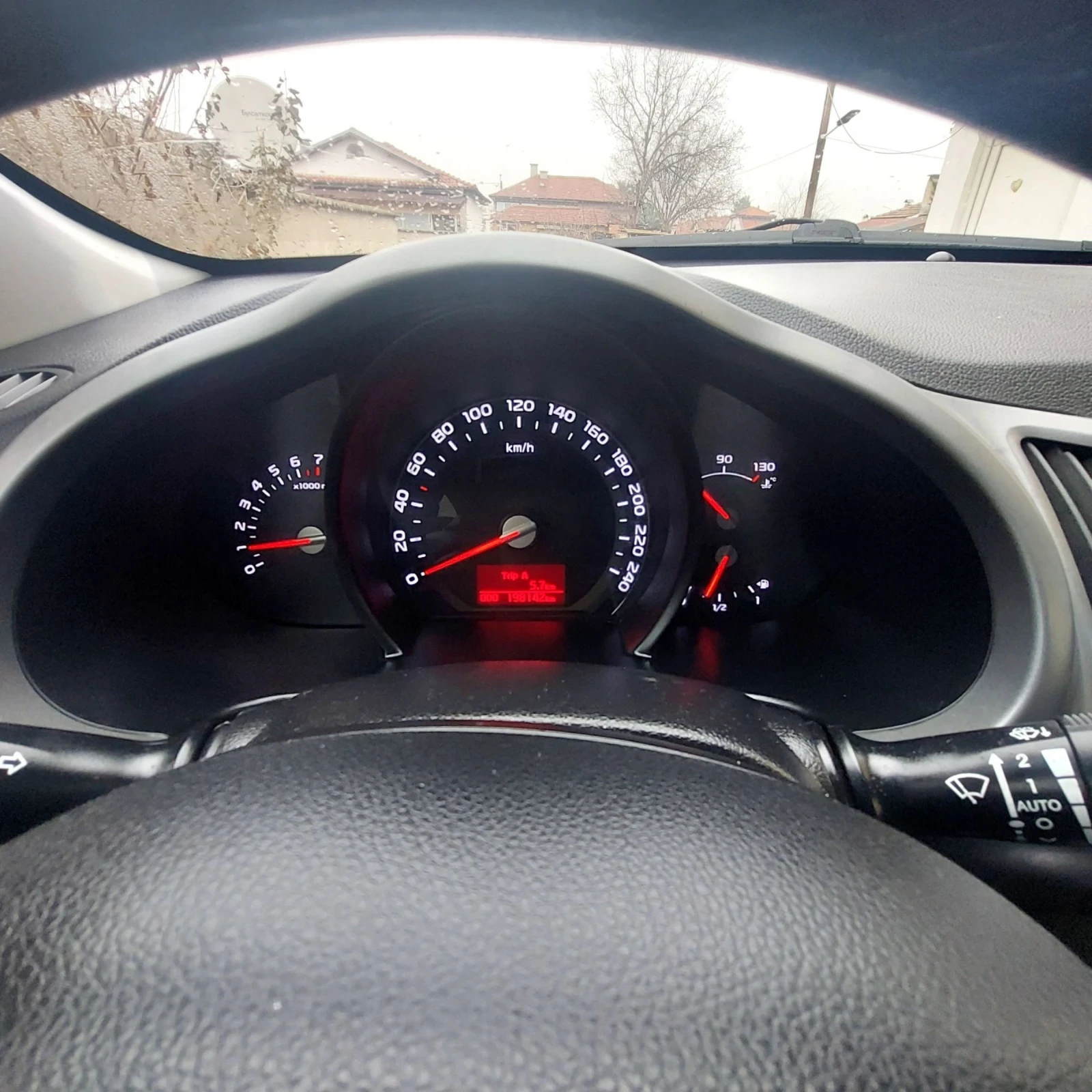 Kia Sportage 1, 6 бензин , снимка 11 - Автомобили и джипове - 53807414