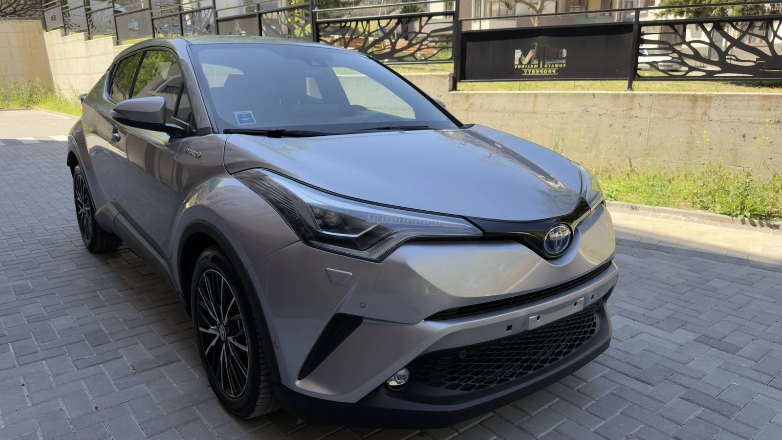 Toyota C-HR FULL LED 80 000km, снимка 2 - Автомобили и джипове - 54309609