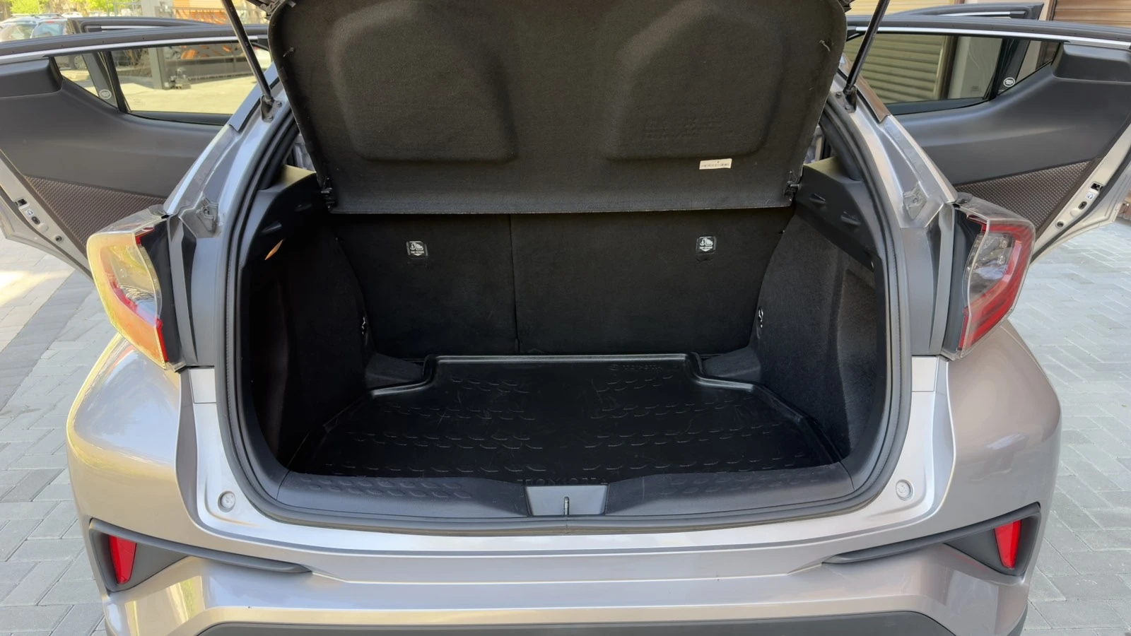 Toyota C-HR FULL LED 80 000km, снимка 14 - Автомобили и джипове - 54309609