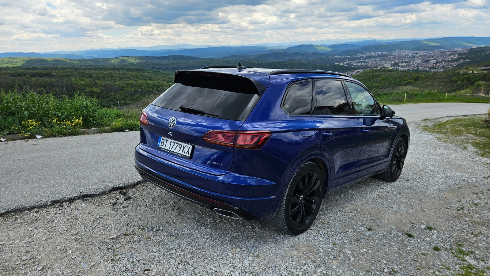 VW Touareg 3.0 V6 eHybrid 4MOTION R-Line, снимка 4 - Автомобили и джипове - 54413896