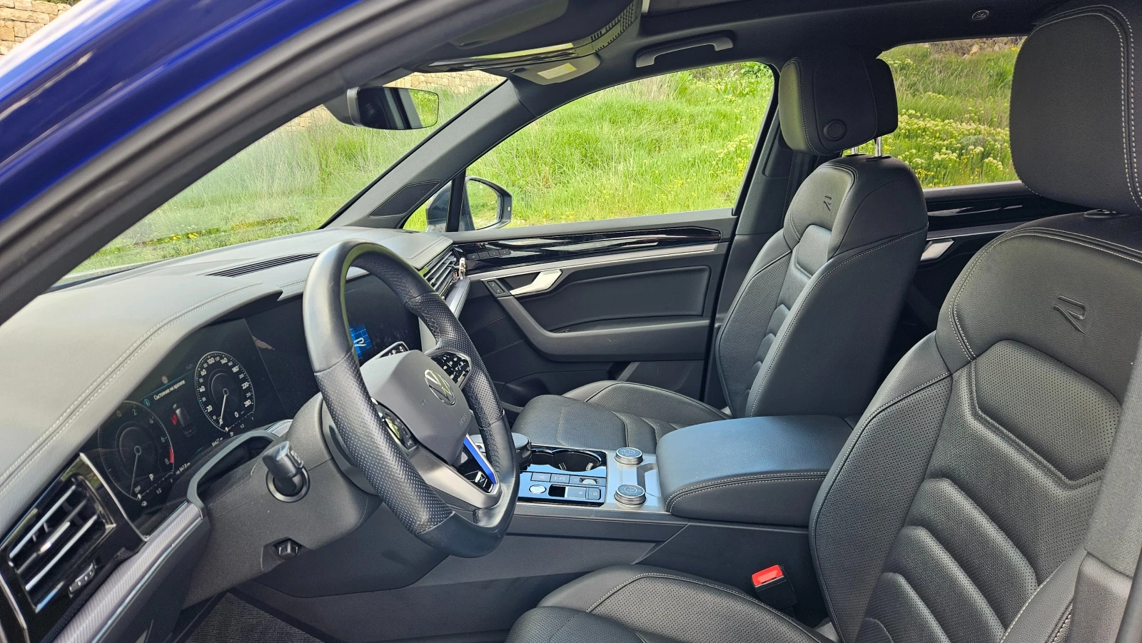 VW Touareg 3.0 V6 eHybrid 4MOTION R-Line, снимка 9 - Автомобили и джипове - 54413896
