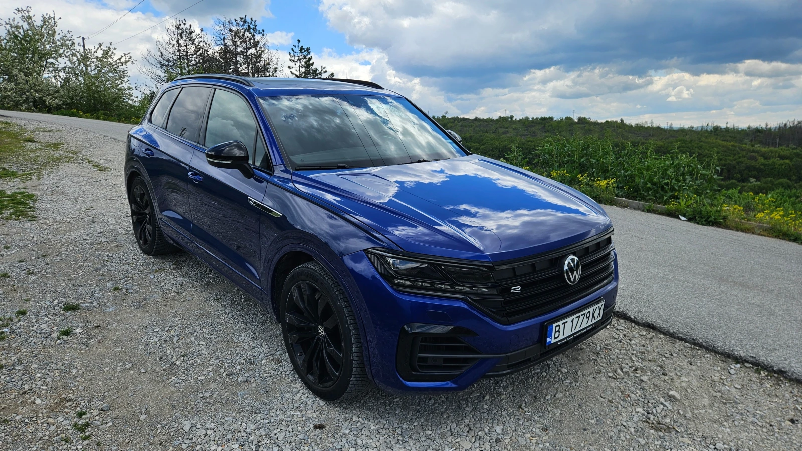 VW Touareg 3.0 V6 eHybrid 4MOTION R-Line, снимка 2 - Автомобили и джипове - 54413896