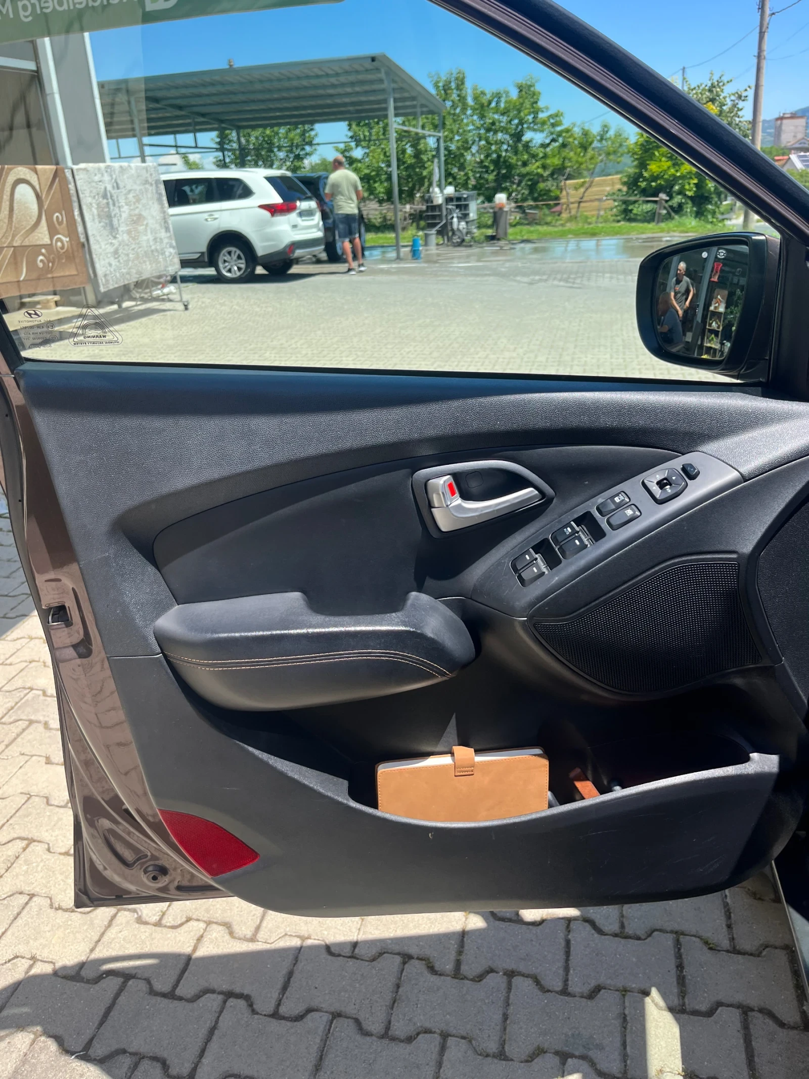 Hyundai IX35 4WD Premium , снимка 9 - Автомобили и джипове - 54995072