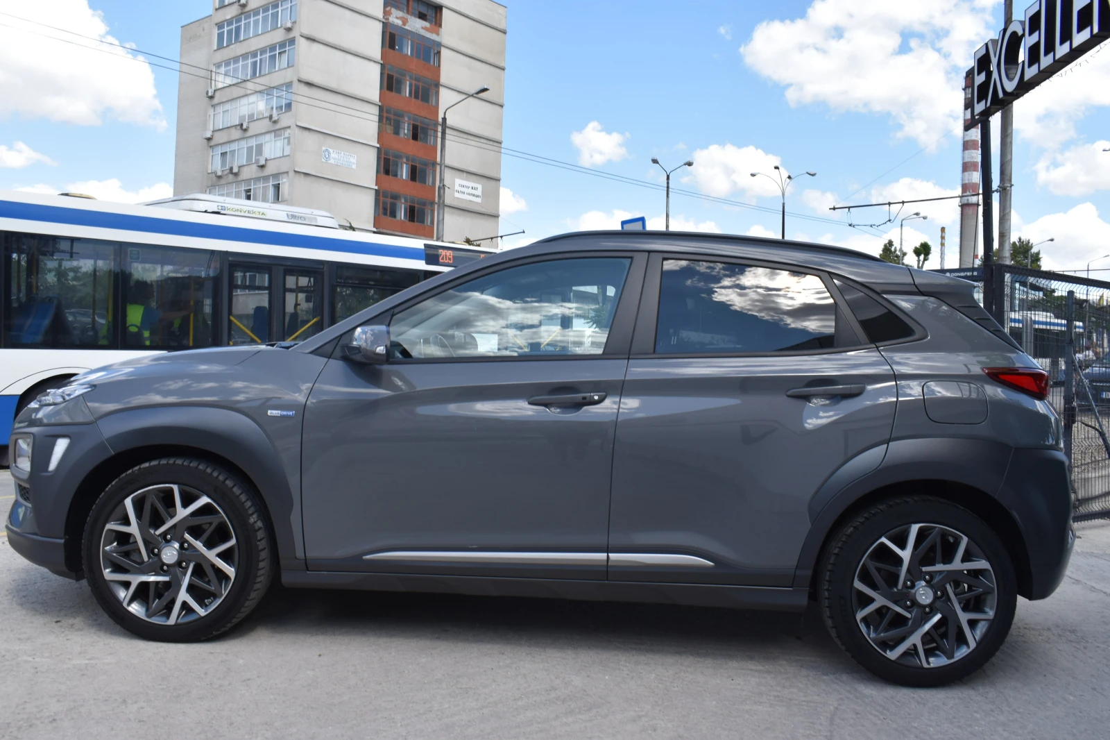 Hyundai Kona 1.6HEV* N-LINE* 40000KM, снимка 3 - Автомобили и джипове - 55672541