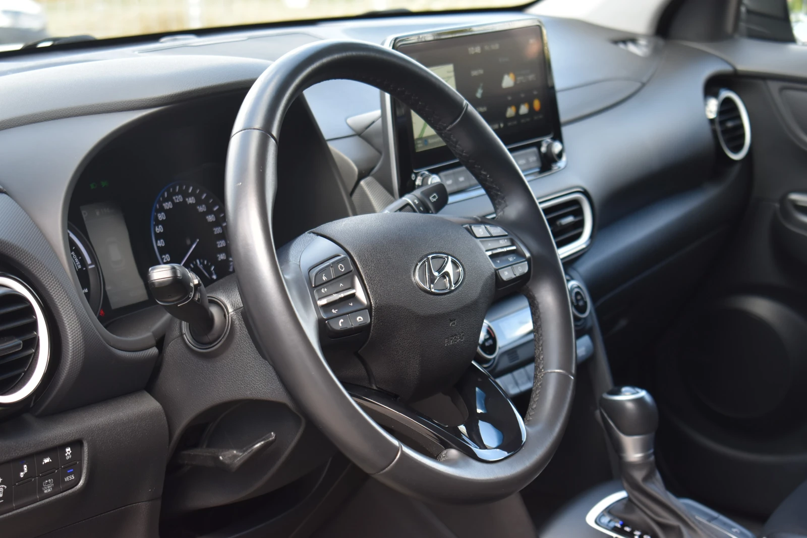 Hyundai Kona 1.6HEV* N-LINE* 40000KM, снимка 10 - Автомобили и джипове - 55672541