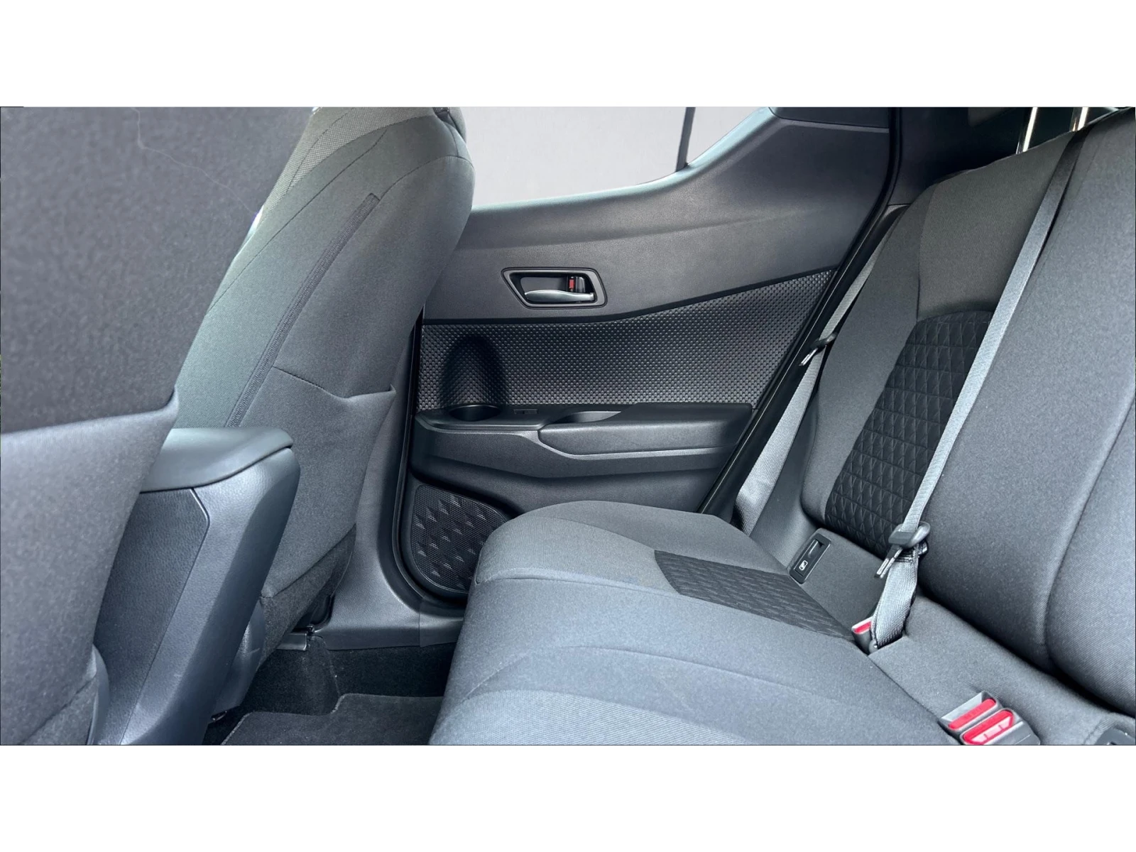 Toyota C-HR Месечна вноска от 386  , снимка 11 - Автомобили и джипове - 55830562