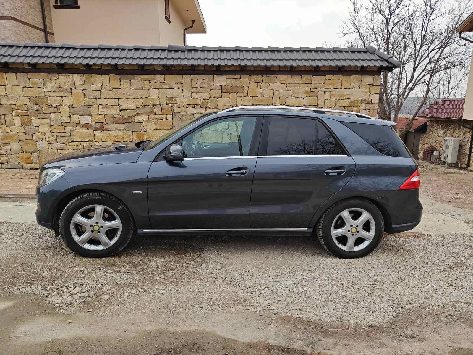 Mercedes-Benz ML 350 BlueTec 4 Matic, снимка 3 - Автомобили и джипове - 55940274