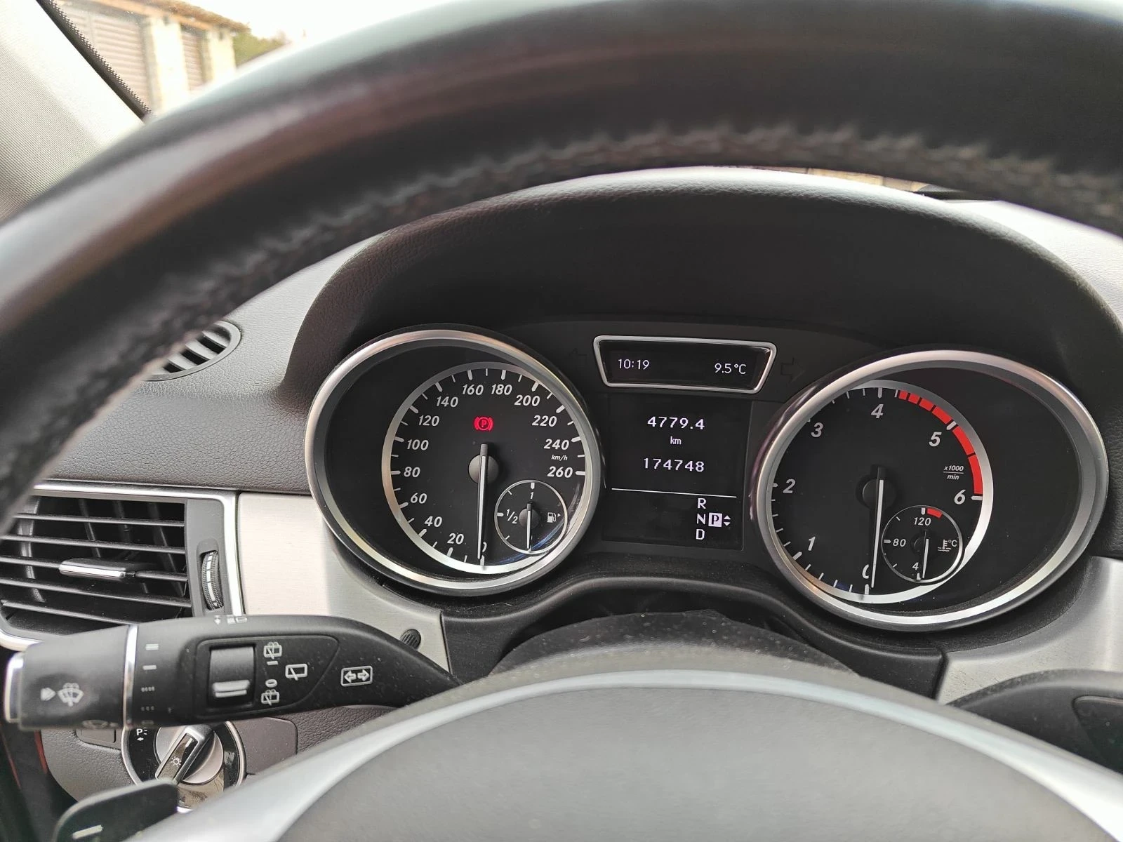 Mercedes-Benz ML 350 BlueTec 4 Matic, снимка 15 - Автомобили и джипове - 55940274